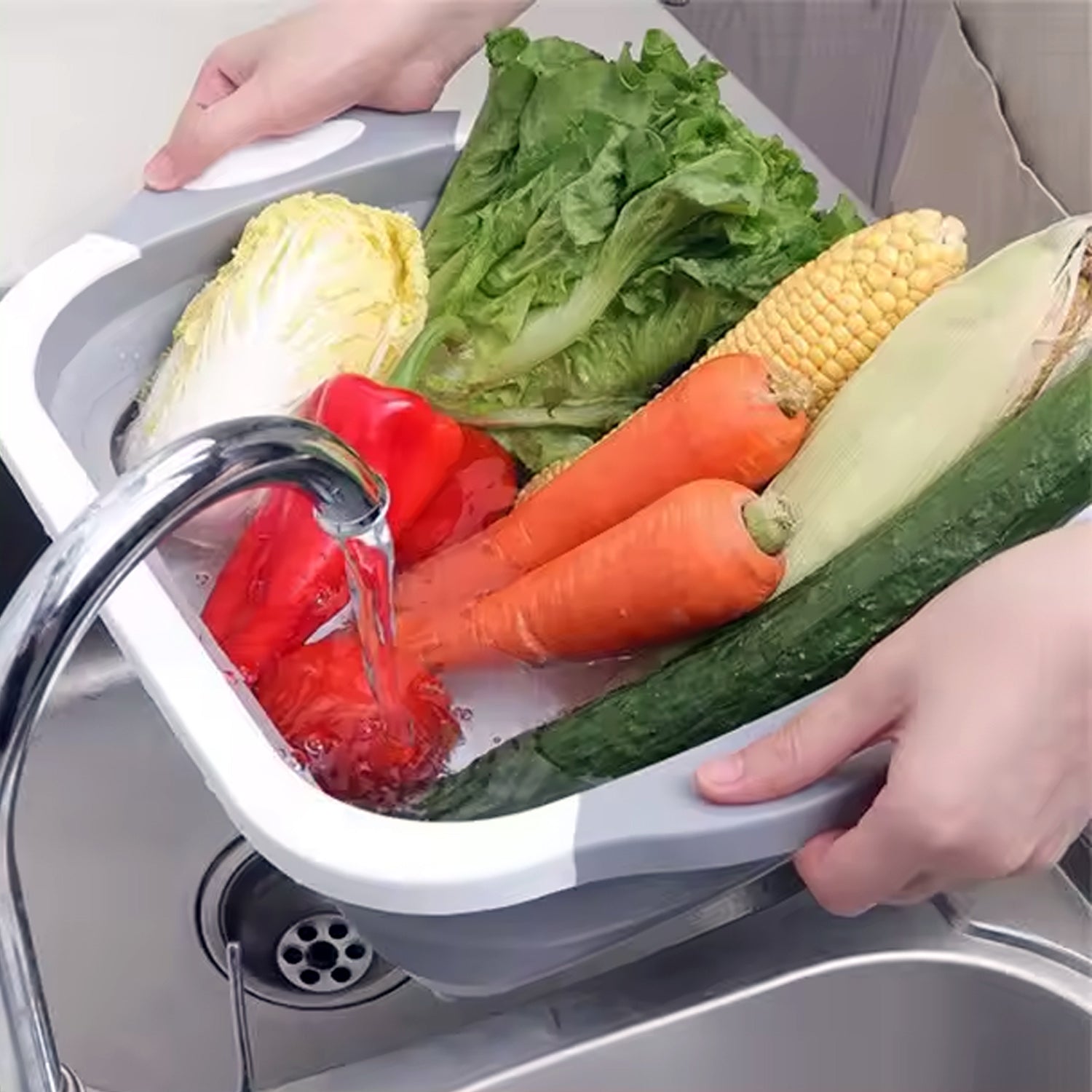 Collapsible cutting board with integrated tub