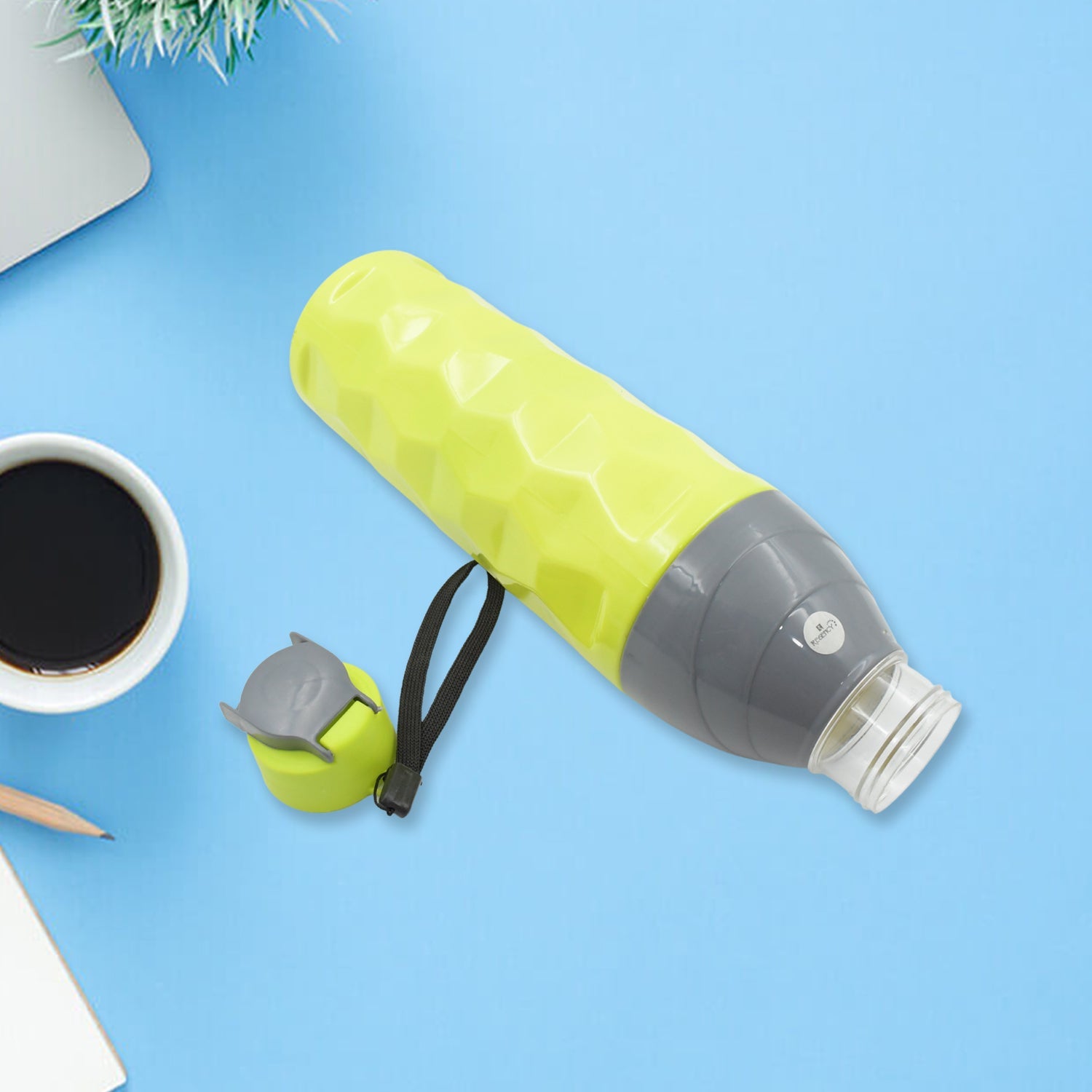 BPA-free insulated water bottle with dori, 1.8L, mix color, leakproof.