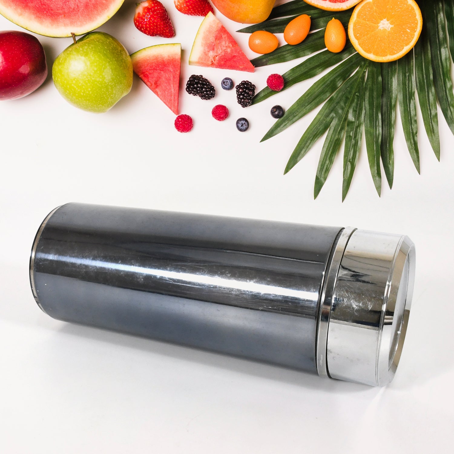 Side view of stainless steel vacuum flask with insulated design.