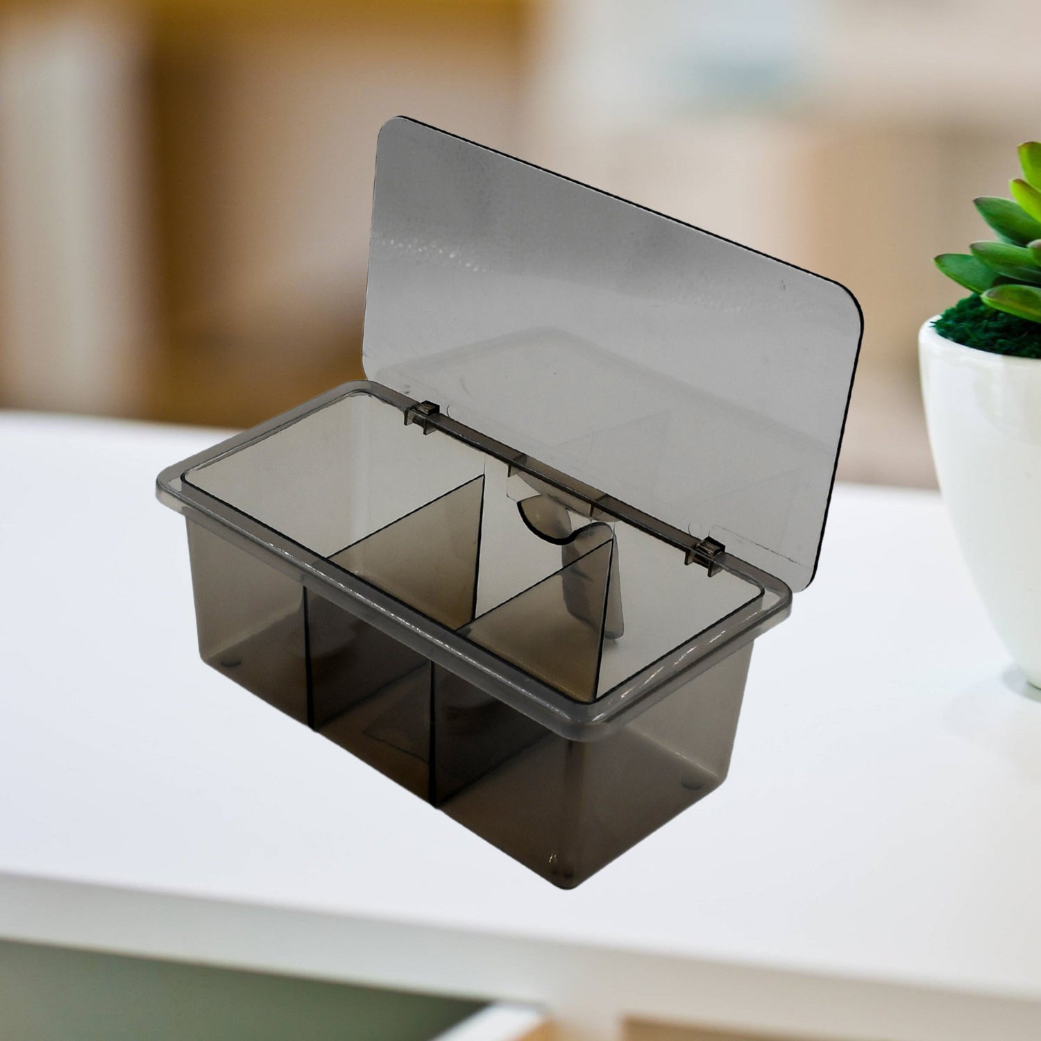 Portable spice box with lid and three sections, ideal for hotels and coffee shops.