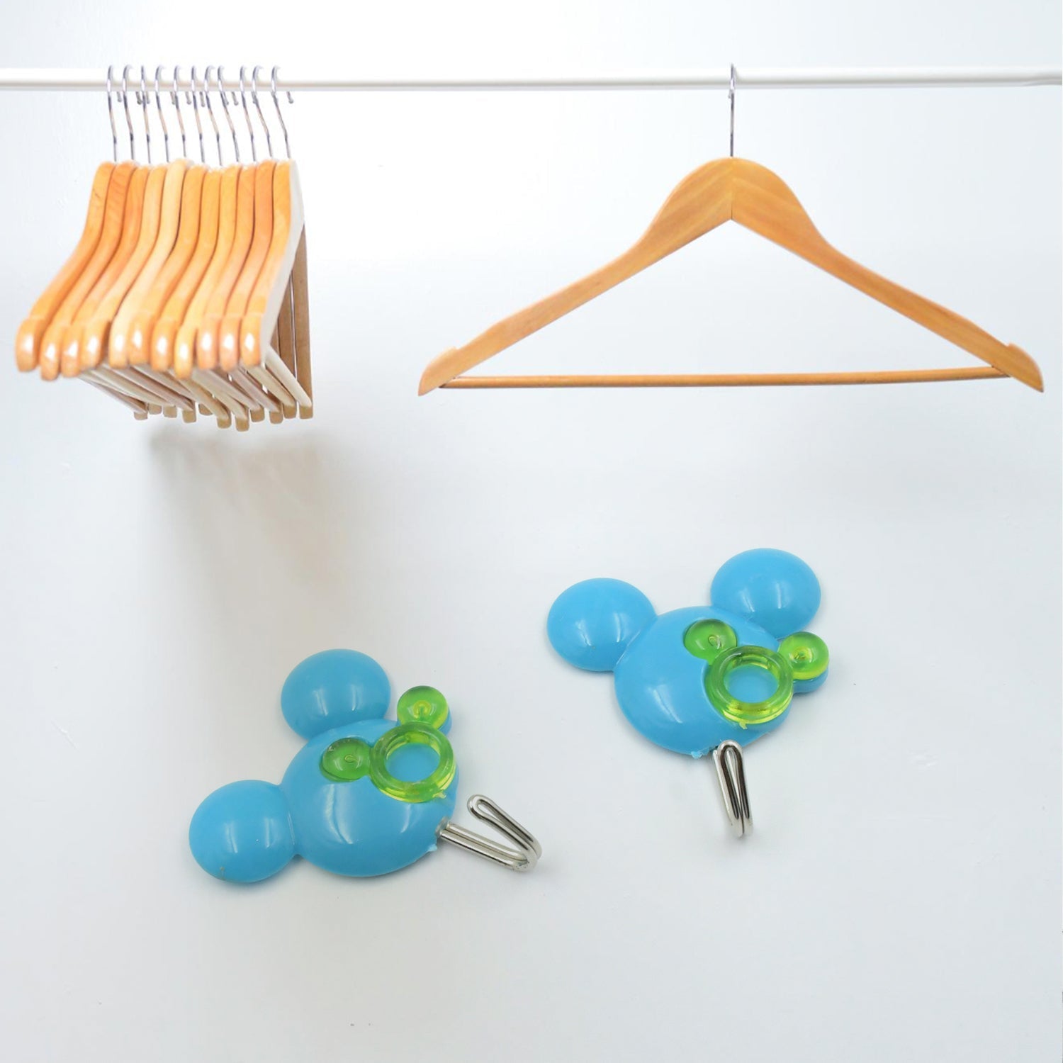 Self-adhesive heavy-duty hook for various walls