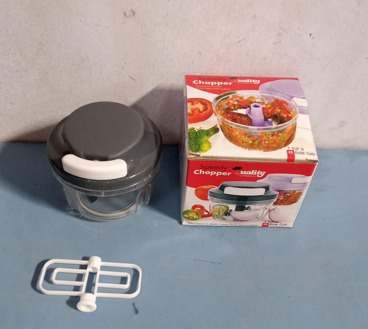 Chopper and slicer set for fruits and vegetables.