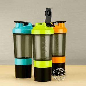 Shaker bottle for mixing protein shakes