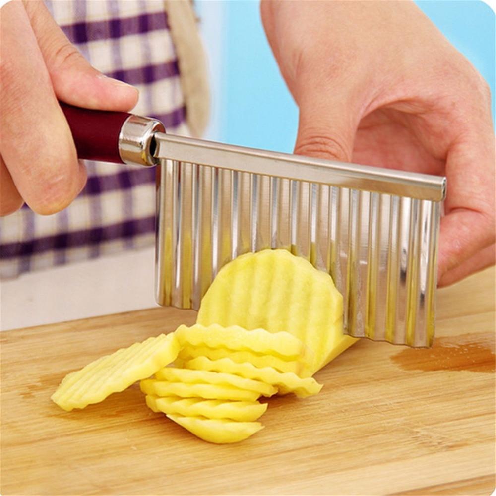 Durable crinkle-cut knife with a wavy blade for slicing potatoes into fun shapes.