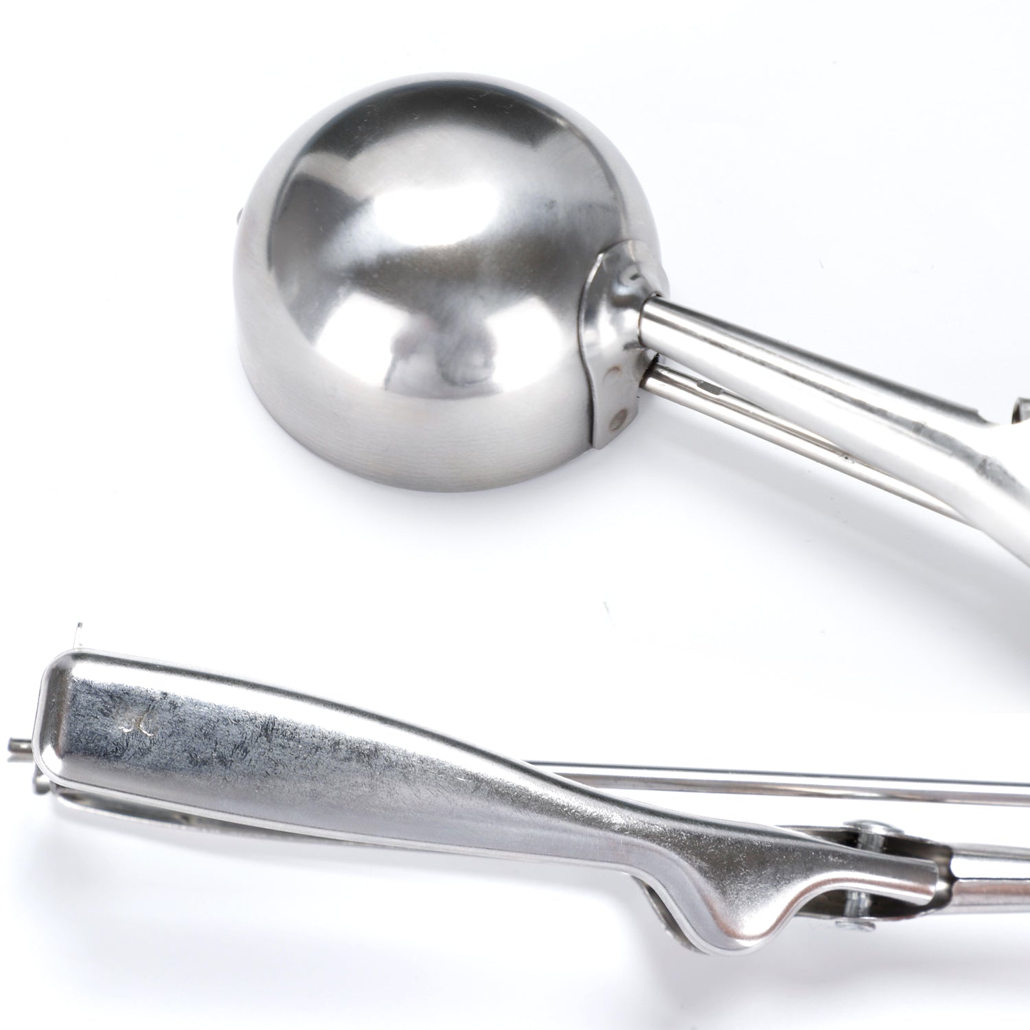 Stainless steel scooper with wide head